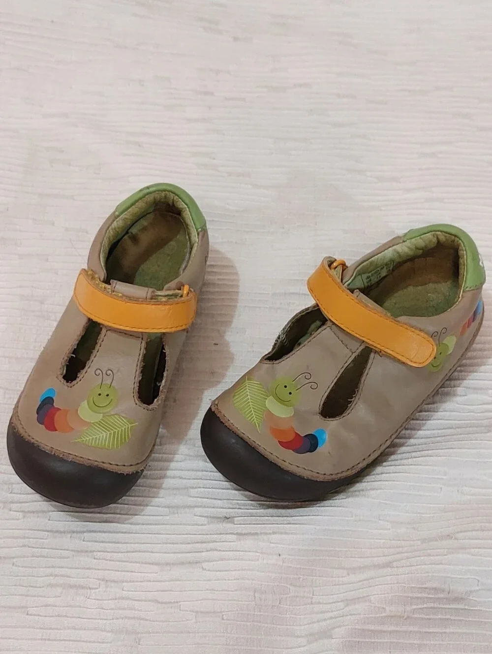 Momo Baby Mary Jane Shoes with Yellow Strap and Green Trim Size 8.5